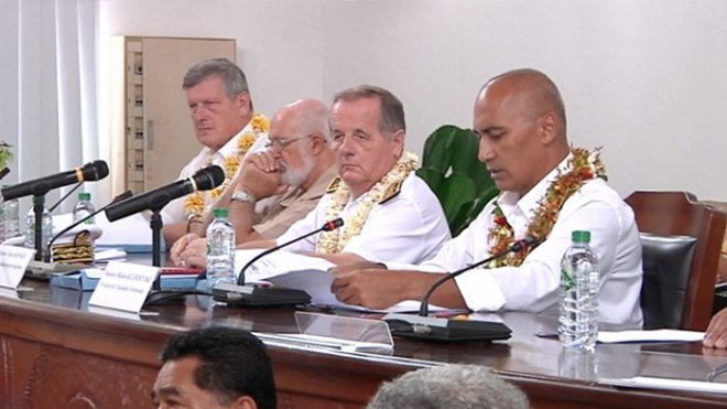Mikaele Kulimoetoke et le Préfet de Wallis et Futuna annoncent devant l'Assemblée Territoriale de Wallis et Futuna, les grands dossier de 2016 ©Wallis et Futuna 1ère