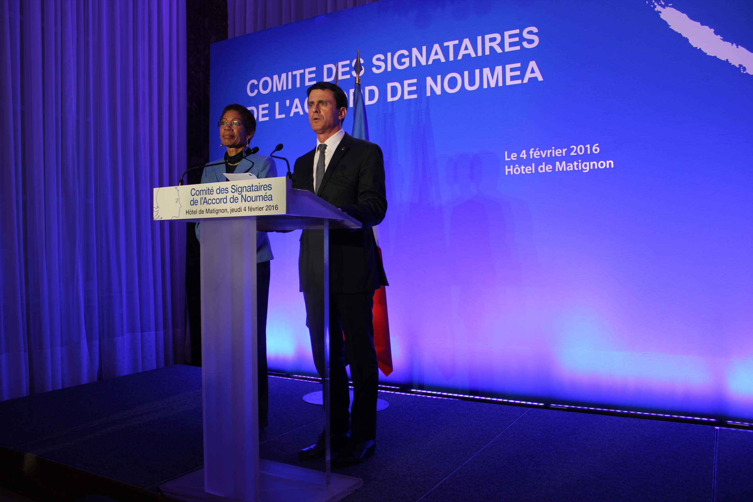 Manuel Valls et George Pau-Langevin, lors du dernier Comité des signataires des Accords de Nouméa ©Tenahe Faatau / Outremers360