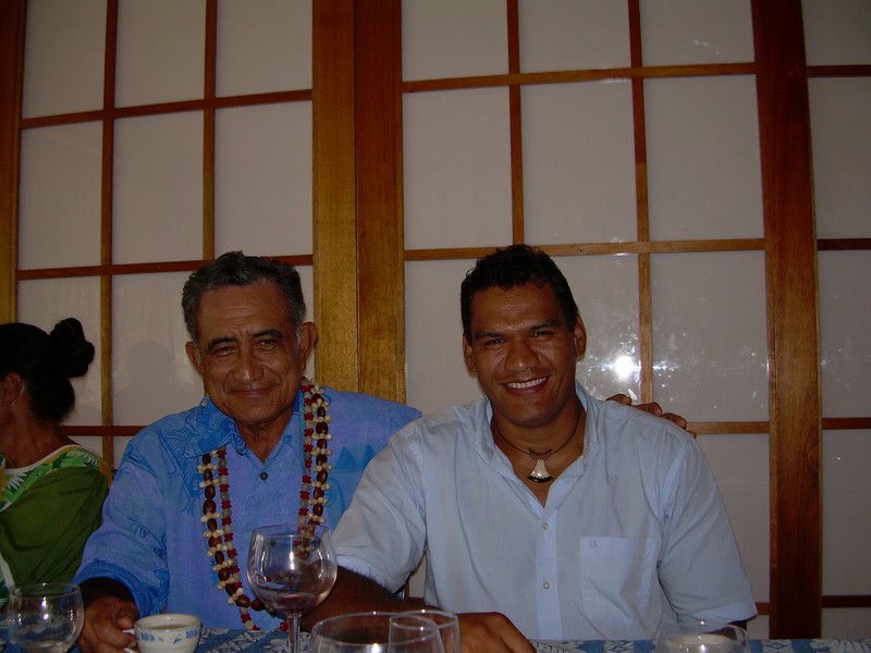 Tauhiti Nena et son mentor politique, l'indépendantiste Oscar Temaru, de qui il se sépare ©DR