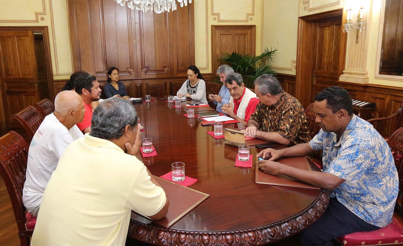 Les membres de l'association 193 en entretien avec quelques membres du gouvernement polynésien et le Président Edouard Fritch ©Tahiti-infos