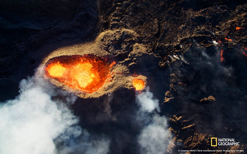 Vue aérienne du Piton de la Fournaise à La Réunion ©Jonathan Payet / DroneCopters / National Geographic