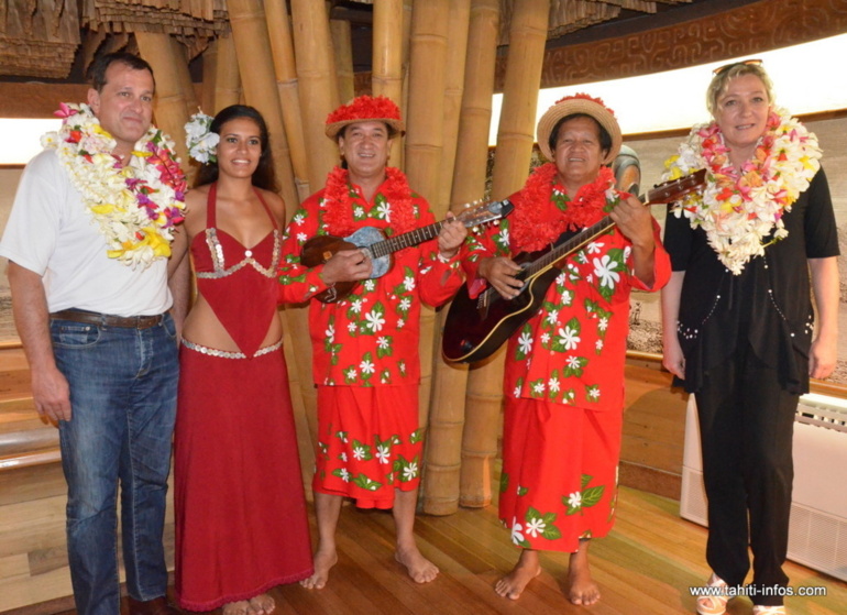Marine Le Pen et Louis Alliot à leur arrivée en Polynésie française en mars 2013 ©Tahiti-infos