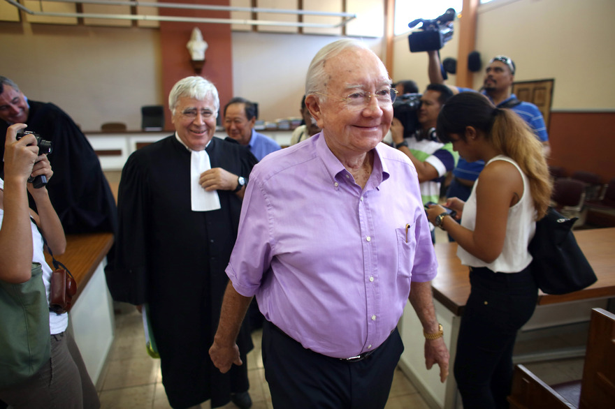 Gaston Flosse quitte le tribunal de Papeete (Archives Jan. 2014) ©Gregory Boissy / AFP