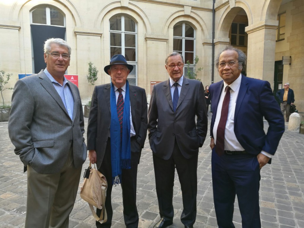 Roger de Jaham, à gauche, à Paris le 23 mai lors de la commémoration de la journée nationale des victimes de l'esclavage © Outremers 360