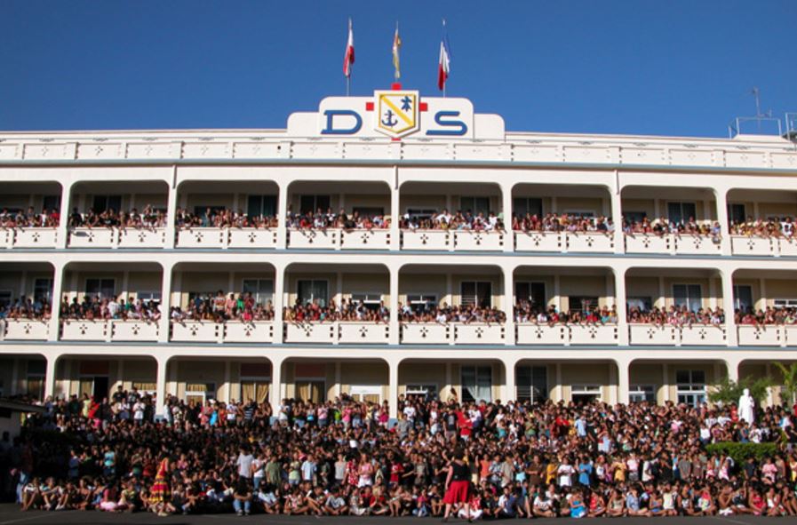 Le Lycée-Collège privé catholique La Mennai à Papeete, l'un des plus important de Polynésie, accueille de nombreux élèves marquisiens en internat ©Capture 