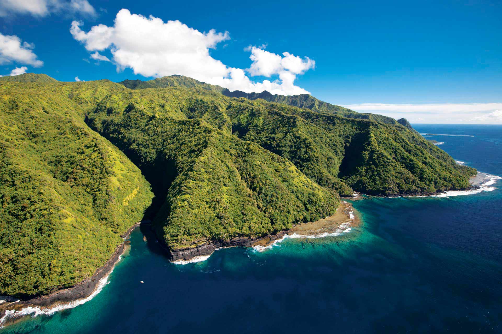 Le Fenua Aihere, coupé du reste de Tahiti. On y accède uniquement par la mer ©Ben Thouard