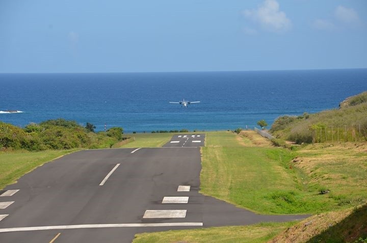 Très courte, la piste de Ua Pou n'est praticable qu'en Beechcraft ou Twin Otter ©Communauté de communes des Îles Marquises (CODIM)