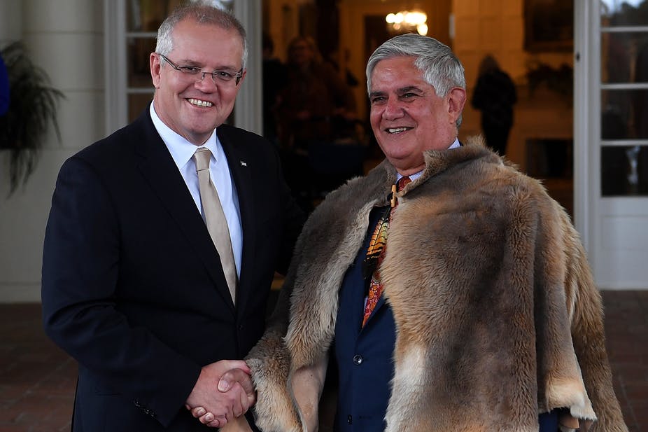 Le Premier ministre australien Scott Morrison et son ministre des Affaires indigènes Ken Wyatt ©AAP 