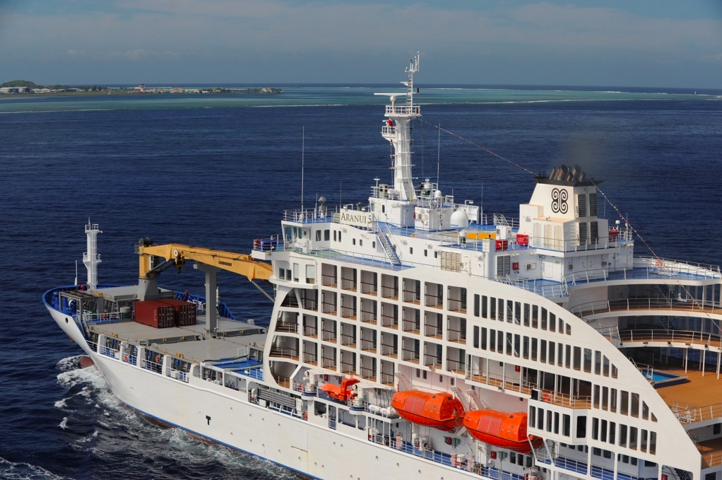L'Aranui 5 est un cargo mixte : il transporte à la fois du fret et des passagers vers les îles Marquises ©Aranui 5