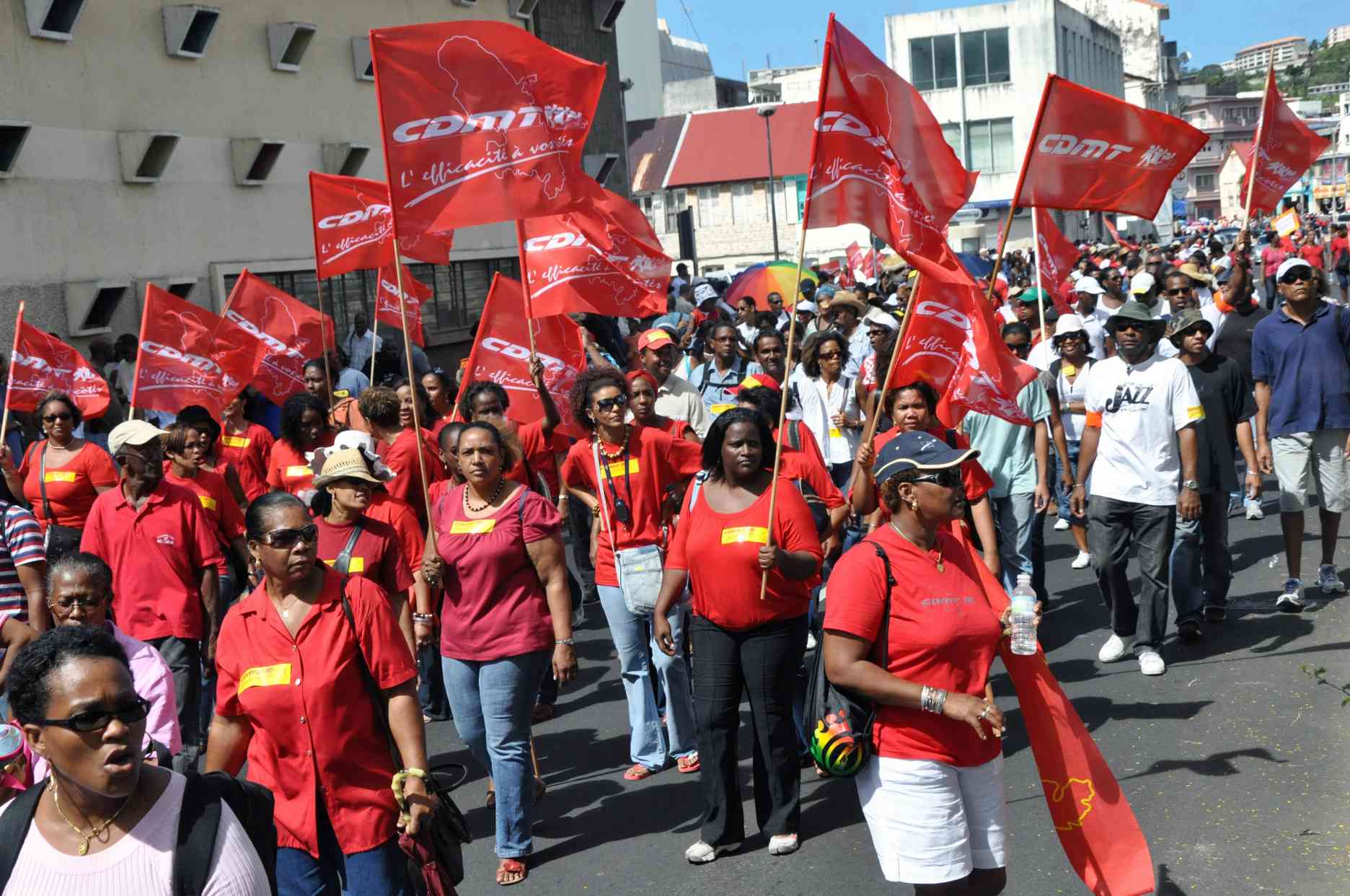 Comme un effet domino, le mouvement social en Guadeloupe atteint la Martinique, également paralysée 