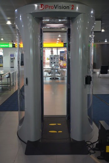 exemple d'un scanner corporel installé à l'aéroport de Sint Maarten ©SXM Airport