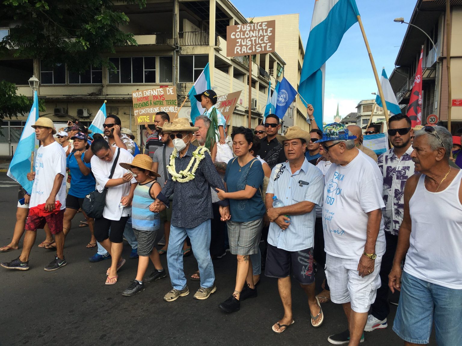 Oscar Temaru a participé à la manifestation ©Radio 1 Tahiti 