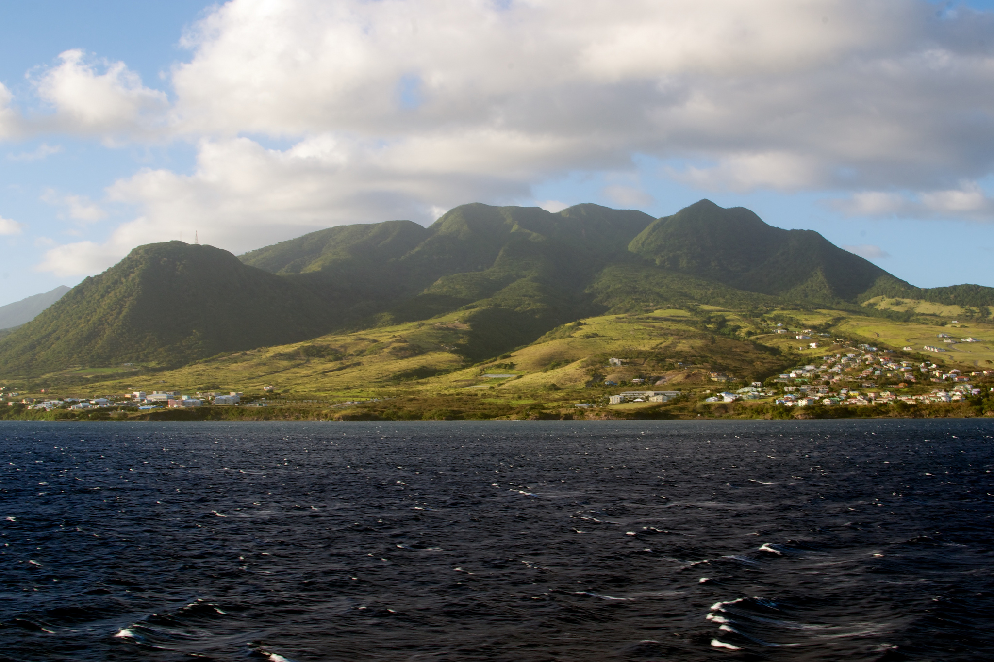 Energies Renouvelables : la Guadeloupe à la recherche de la chaleur de St Kitts