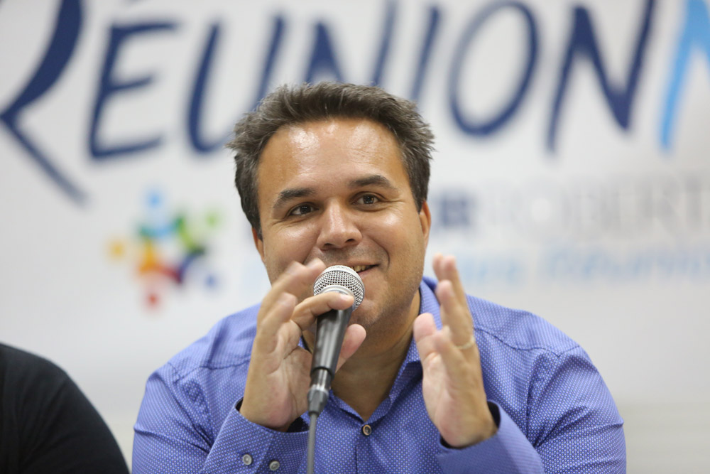 Elections régionales 2015 :  À la Réunion, Didier Robert réélu au second tour