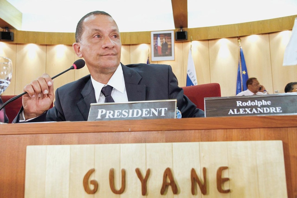 Elections territoriales 2015 : Rodolphe Alexandre élu premier président de la collectivité de Guyane
