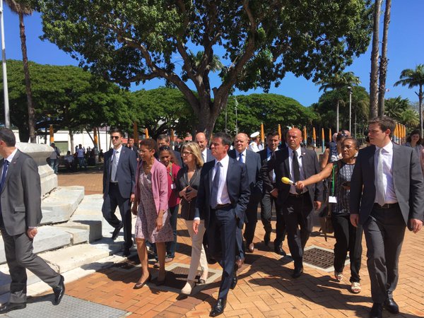 Manuel Valls en Nouvelle- Calédonie : Un prêt de 200 millions pour la SLN et un appel à renforcer le dialogue sur le référendum de 2018