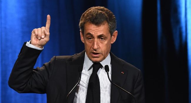 SMA : Nicolas Sarkozy s&rsquo;inspire-t-il de François Hollande ?