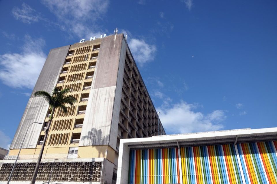 Le CHU de Guadeloupe se dotera prochainement d&rsquo;un nouvel appareil ECMO et reçoit du matériel de la Guyane