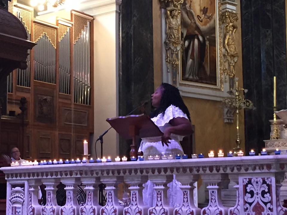 [En image] A Nice, une messe en créole en hommage aux victimes de l&rsquo;attentat