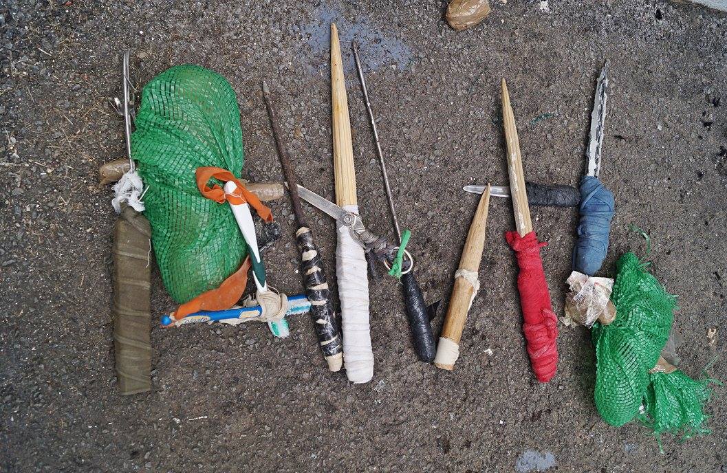 Guadeloupe : 155 armes artisanales, 1kg d’herbe et 80 portables saisis à la prison de Baie-Mahault