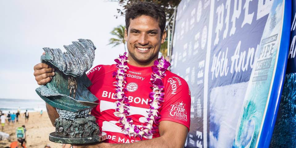 Surf: Le Tahitien Michel Bourez vainqueur de la Billabong Pipe Master