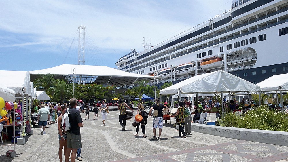 Tourisme en Outre-mer: 18 400 croisiéristes en une semaine en Nouvelle-Calédonie