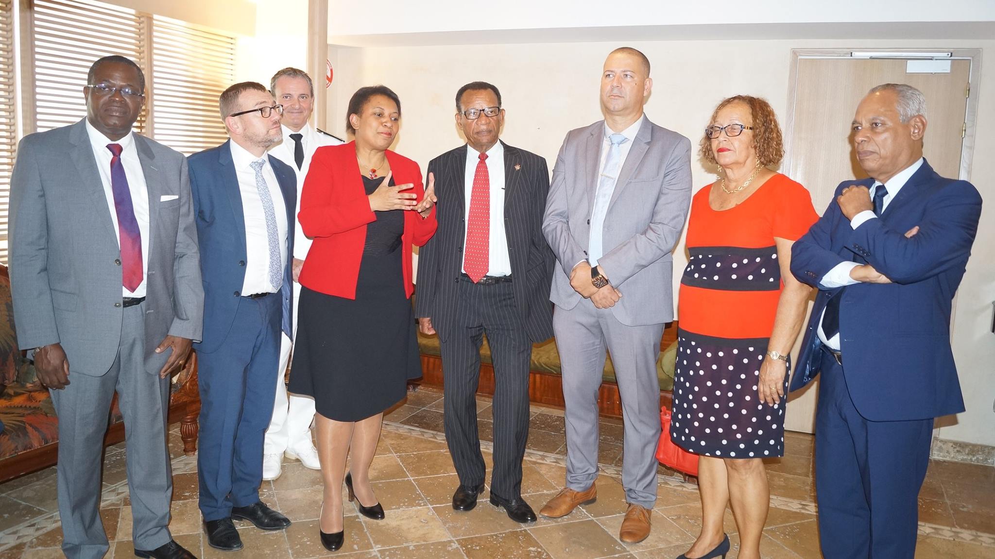 Guadeloupe: La secrétaire d&rsquo;Etat chargée de la ville, Hélène Geoffroy en visite