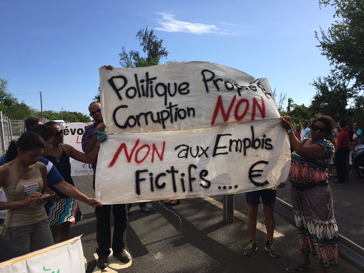 François Fillon à La Réunion: Des heurts à l&rsquo;Etang-Salé après un accueil chaleureux à Saint-Denis