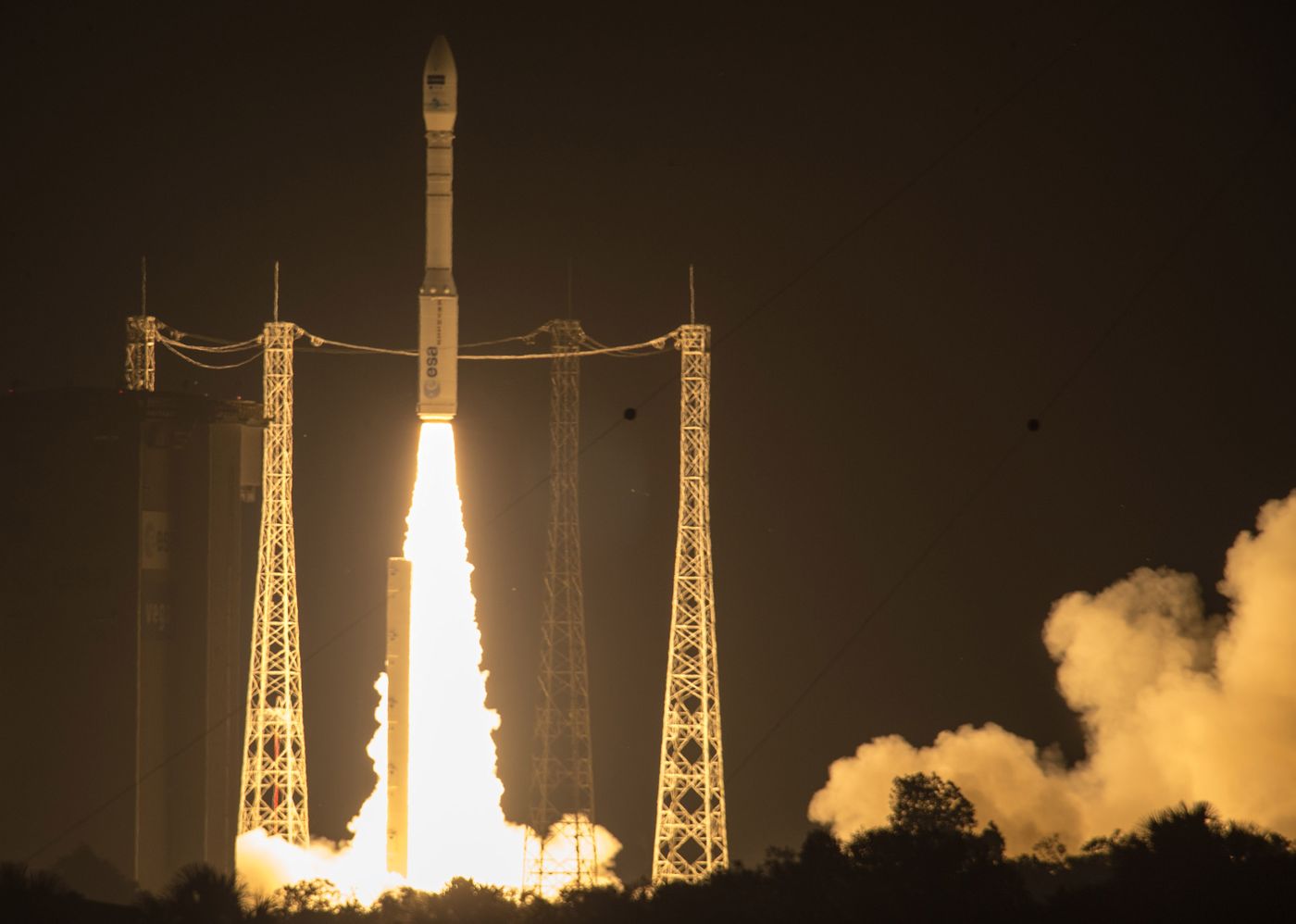 ArianeSpace: Lancement réussi pour le lanceur européen Vega à Kourou