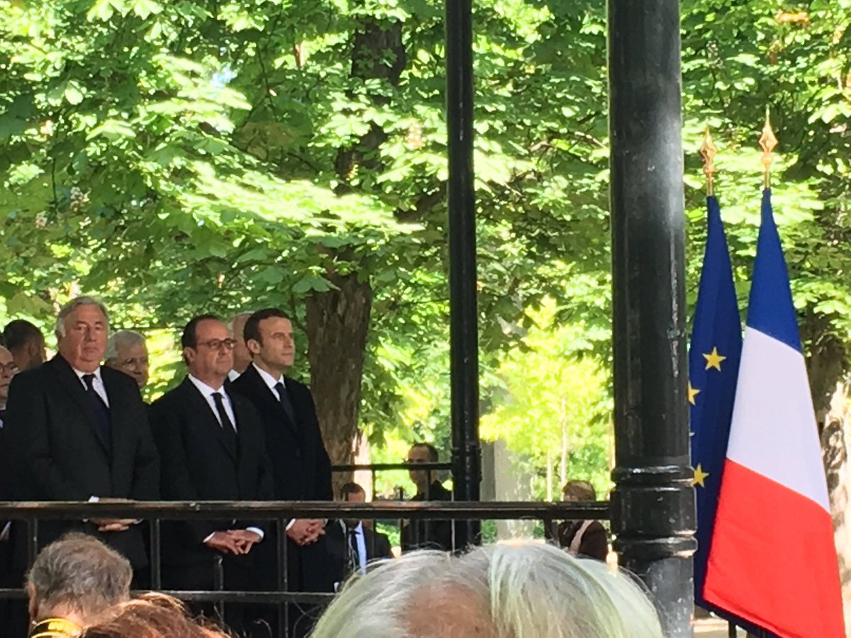 Commémoration 10 mai 2017: Francois Hollande  et Emmanuel Macron commémorent ensemble la mémoire de l&rsquo;esclavage