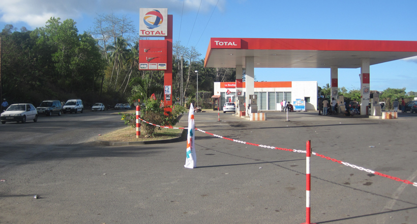 Grève chez Total Mayotte: Le préfet appelle au dialogue, le député Mansour s&rsquo;inquiète