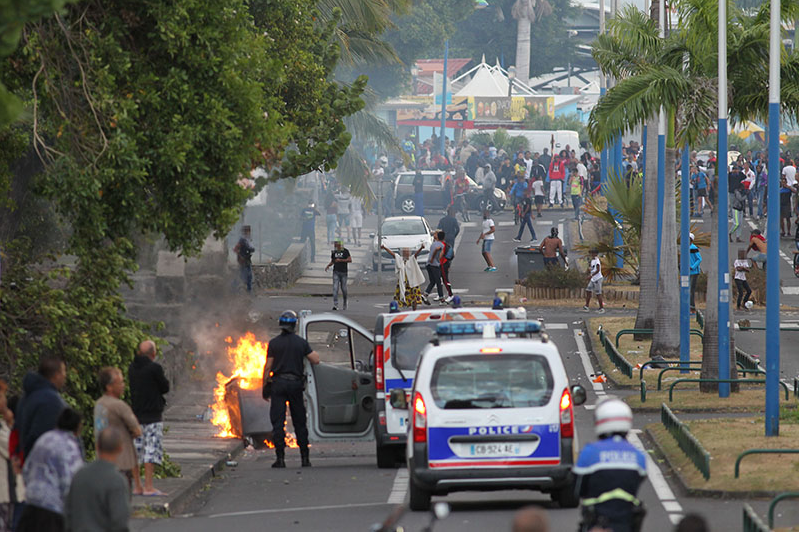 A Saint-Denis de La Réunion, vives tensions en marge d’un défilé de motos