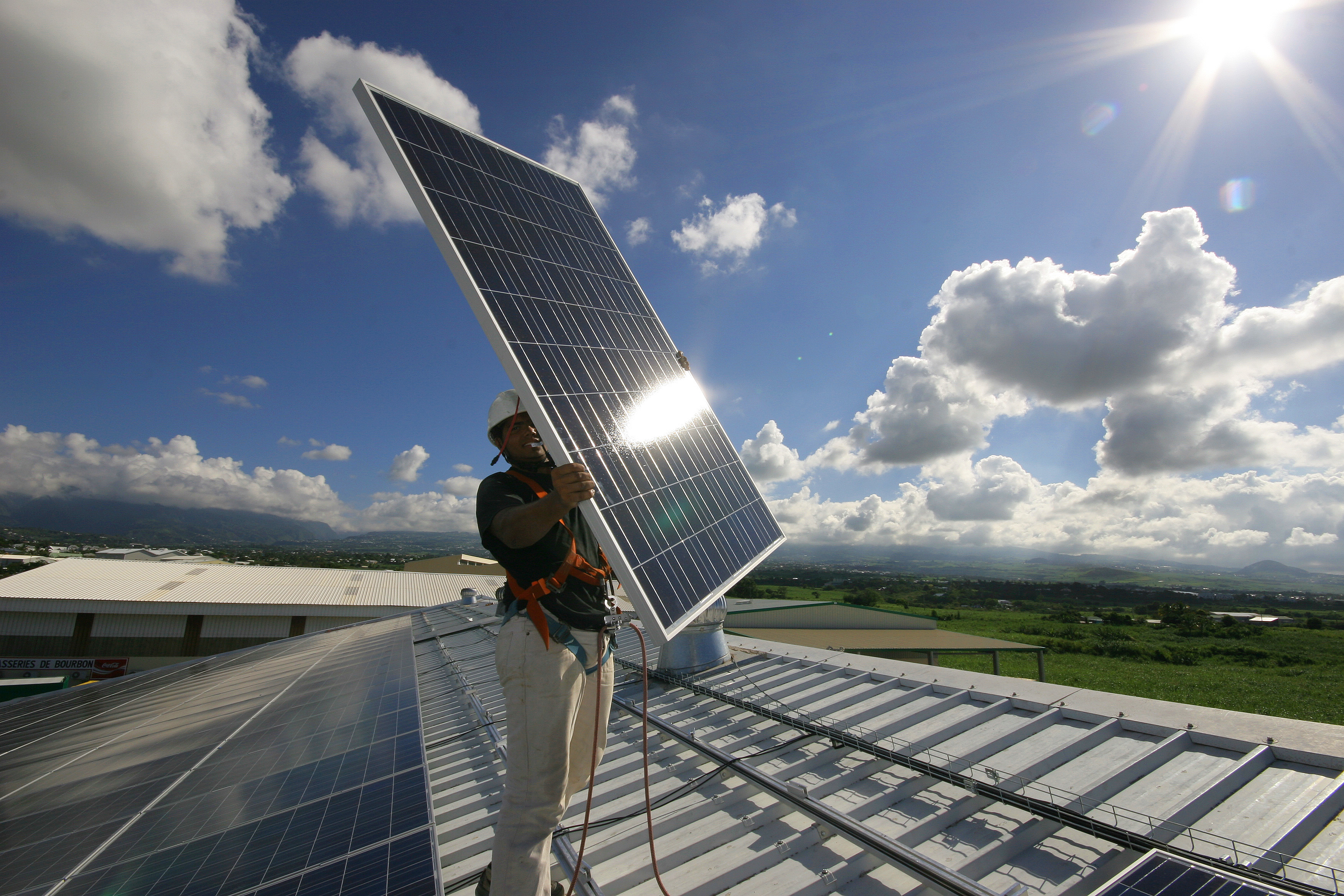 Energies en Outre-mer : La société Albioma distinguée grâce à 11 projets de centrales photovoltaïques