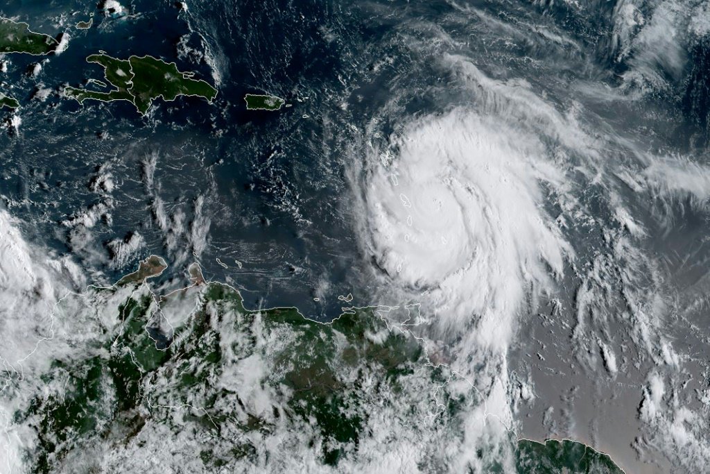 Ouragan Maria : La Martinique placée en vigilance violette