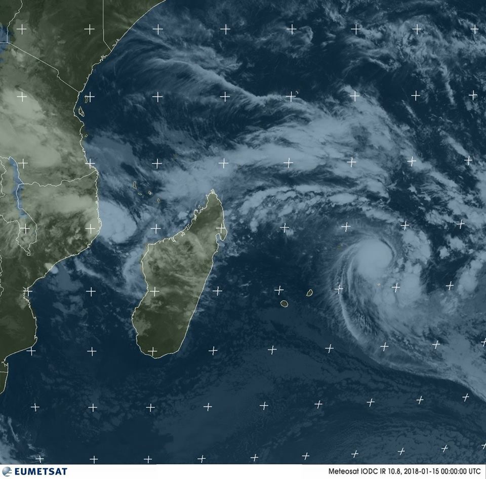 La Réunion : La forte tempête tropicale Berguitta devrait devenir cyclone ce lundi
