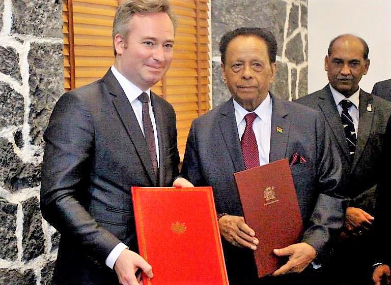 Cinquantenaire de l’Indépendance de l’île Maurice : Un Accord de défense signé avec la France