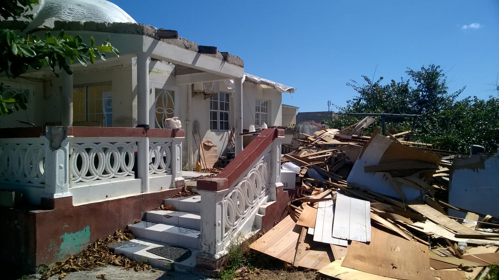 Six mois après Irma, Saint-Martin se reconstruit lentement, avant une nouvelle saison cyclonique
