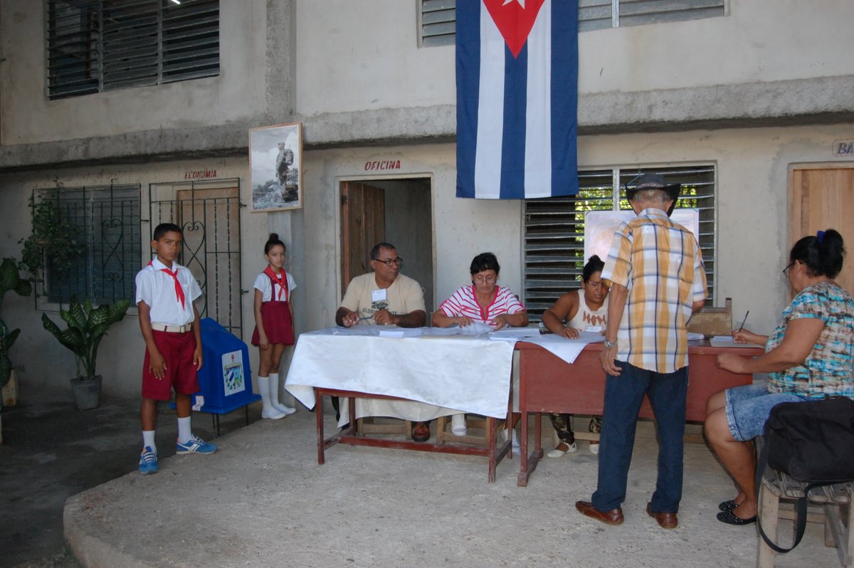 Cuba: Les Cubains abordent la première étape vers l’après-Castro