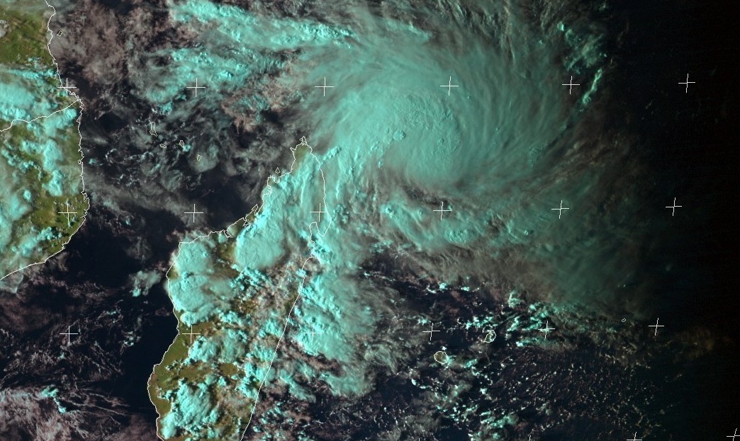 Future tempête tropicale Dumazil : La Réunion en pré-alerte cyclonique