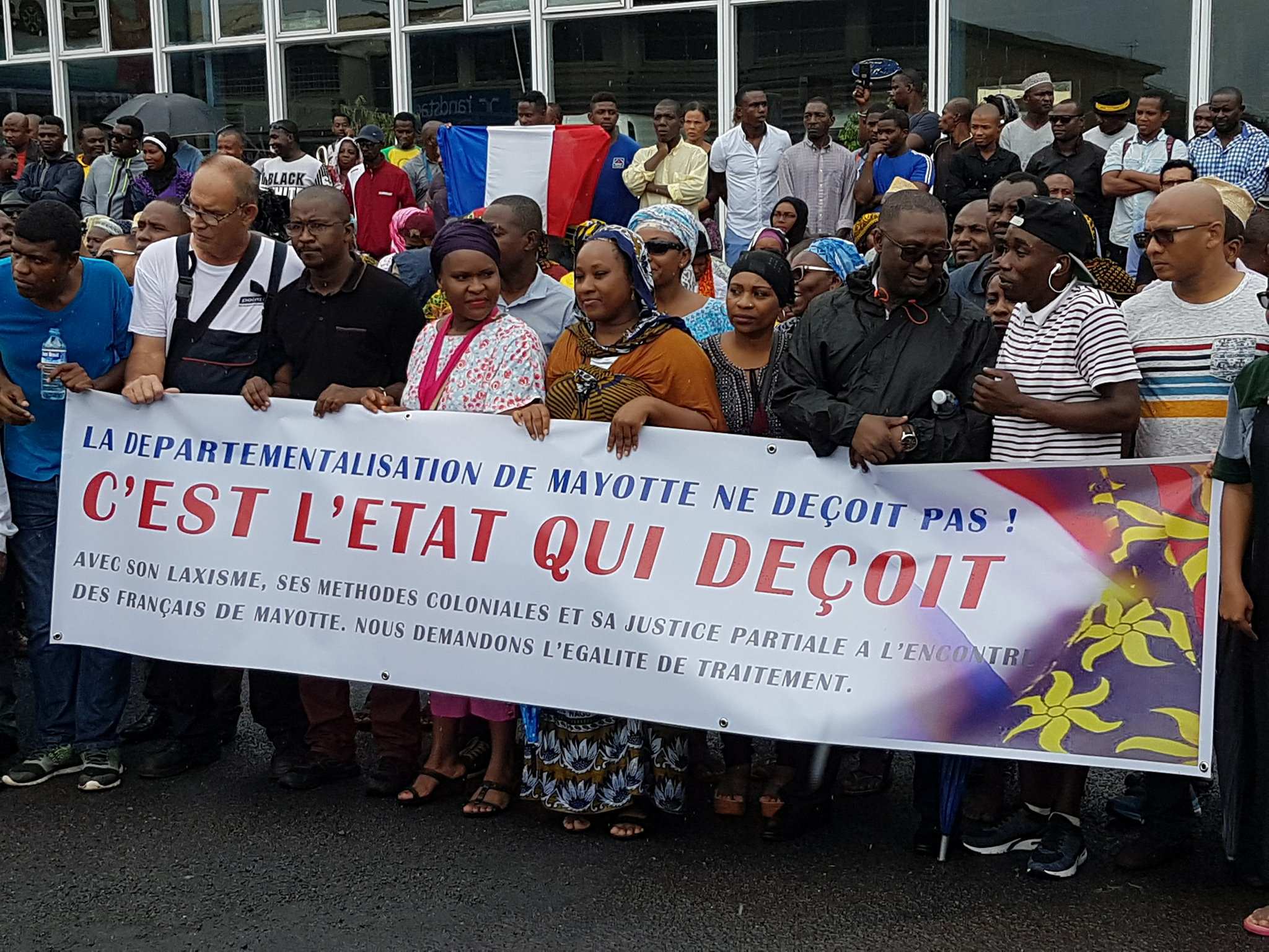 Grève générale à Mayotte: « Les Mahoraises et Les Mahorais ne croient plus à ces promesses sans lendemain » affirme le collectif des Mahorais de France