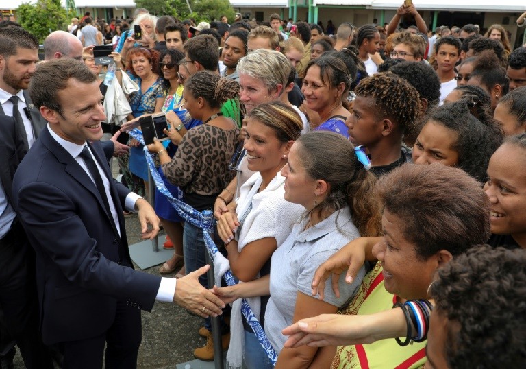 Emmanuel Macron au contact de « la Nouvelle-Calédonie d’aujourd’hui »