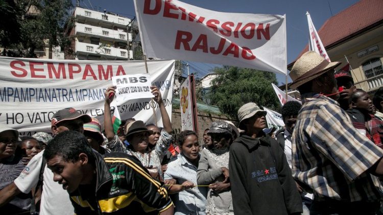 Crise politique à Madagascar: Le Président du Conseil de la COI appelle à la poursuite du dialogue