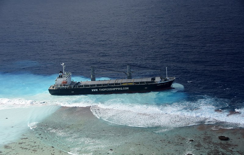 Polynésie : Un cargo philippin s&rsquo;échoue sur la barrière de corail de l’atoll de Raroia