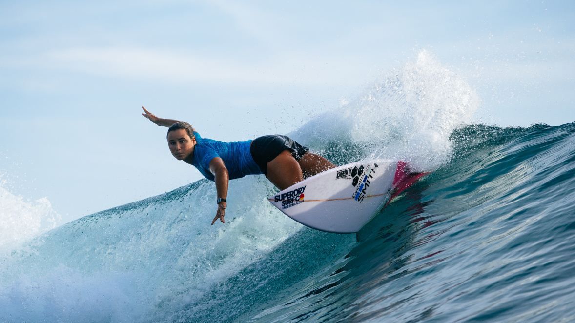 Surf : La Réunionnaise Johanne Defay s'impose à Bali | Outremers360