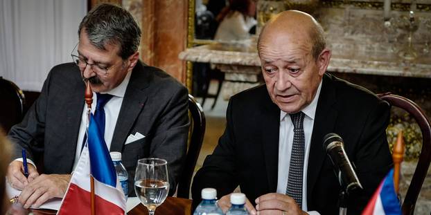 Jean-Yves Le Drian en visite à Cuba pour &laquo;&nbsp;renforcer&nbsp;&raquo; les liens avec la France