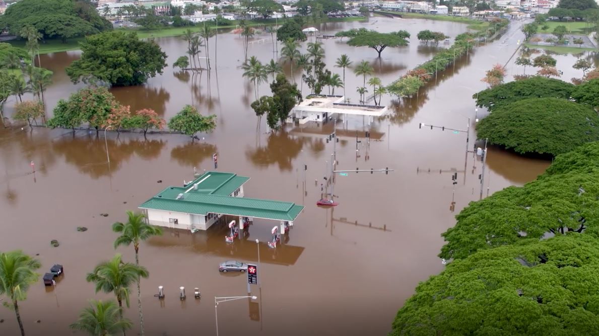 Hawaii sous les eaux alors que l&rsquo;ouragan Lane prend son temps et s’affaiblit