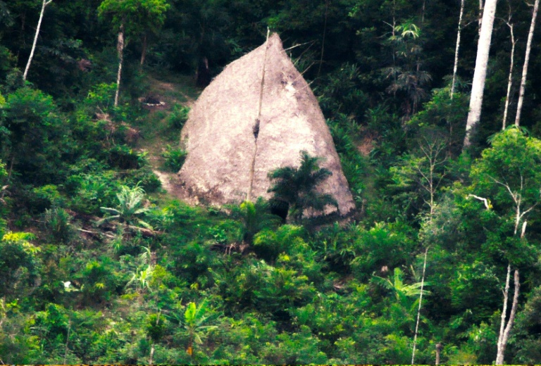Un drone filme des images inédites d&rsquo;un peuple isolé d&rsquo;Amazonie