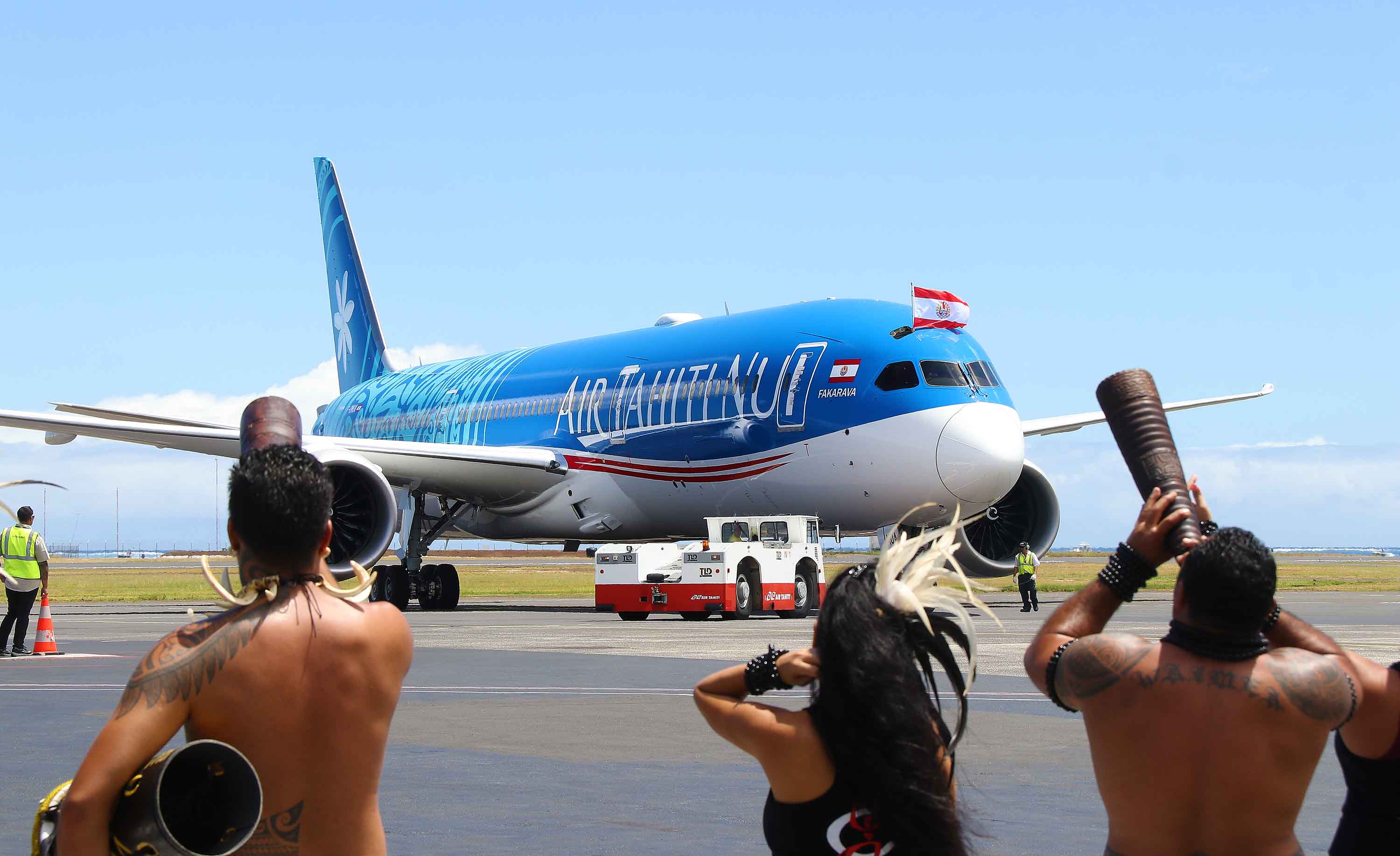 Desserte aérienne : Le premier 787-9 Dreamliner d’Air Tahiti Nui se pose en Polynésie avec un accueil haut en couleurs