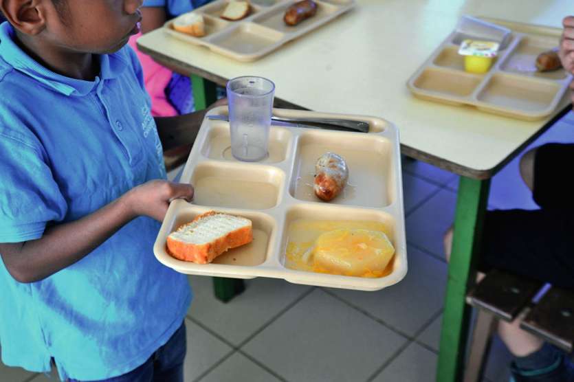 En raison des intoxications alimentaires en série, les cantines scolaires du Grand Nouméa fermées jusqu’aux vacances