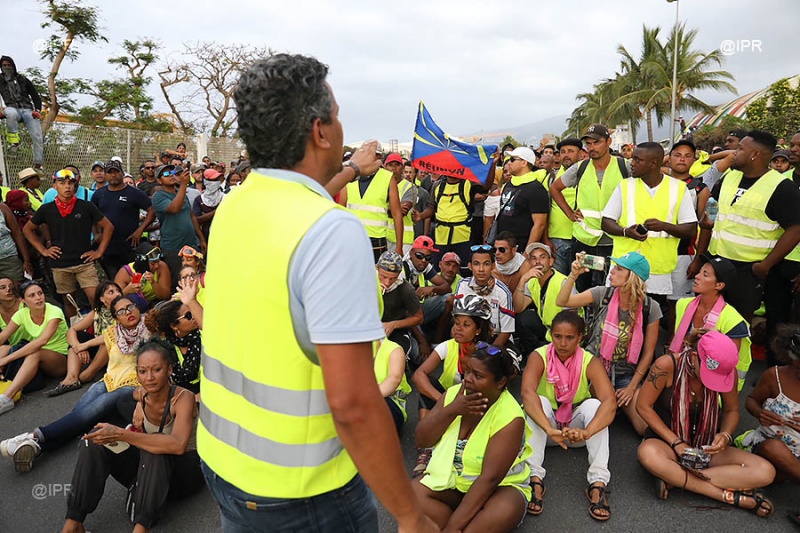 Gilets jaunes et crise sociale à La Réunion : Annick Girardin annonce une baisse du prix du carburant alors que l&rsquo;île vit un &laquo;&nbsp;lundi noir&nbsp;&raquo;